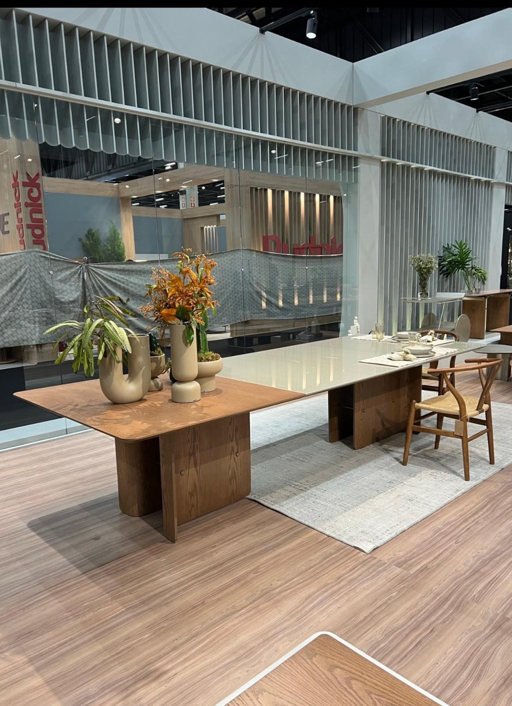 Table à manger LINE – Design moderne & élégance contemporaine